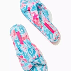 Lilly Pulitzer My Little Peony velour terry pool slippers in Bondi Blue 9/10